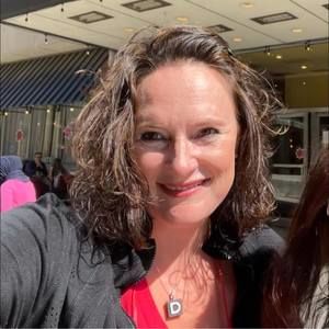 Meet your Posher, Dana